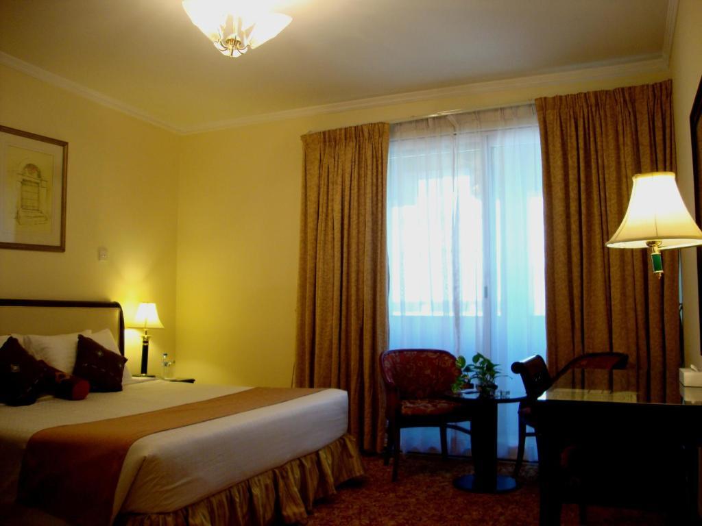 Al Muraqabat Plaza Hotel Apartments Dubai Exterior photo