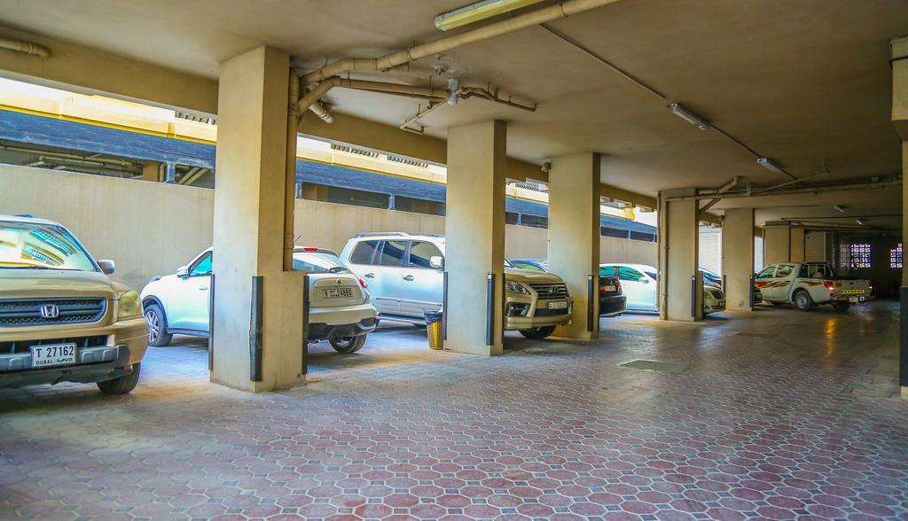 Al Muraqabat Plaza Hotel Apartments Dubai Exterior photo