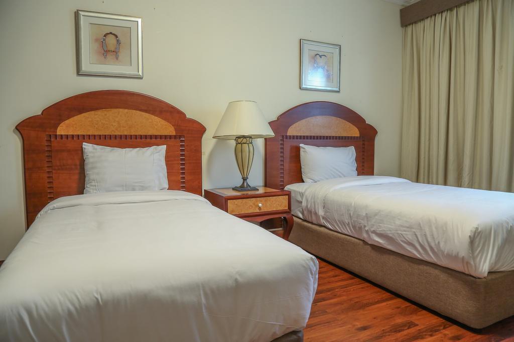 Al Muraqabat Plaza Hotel Apartments Dubai Exterior photo