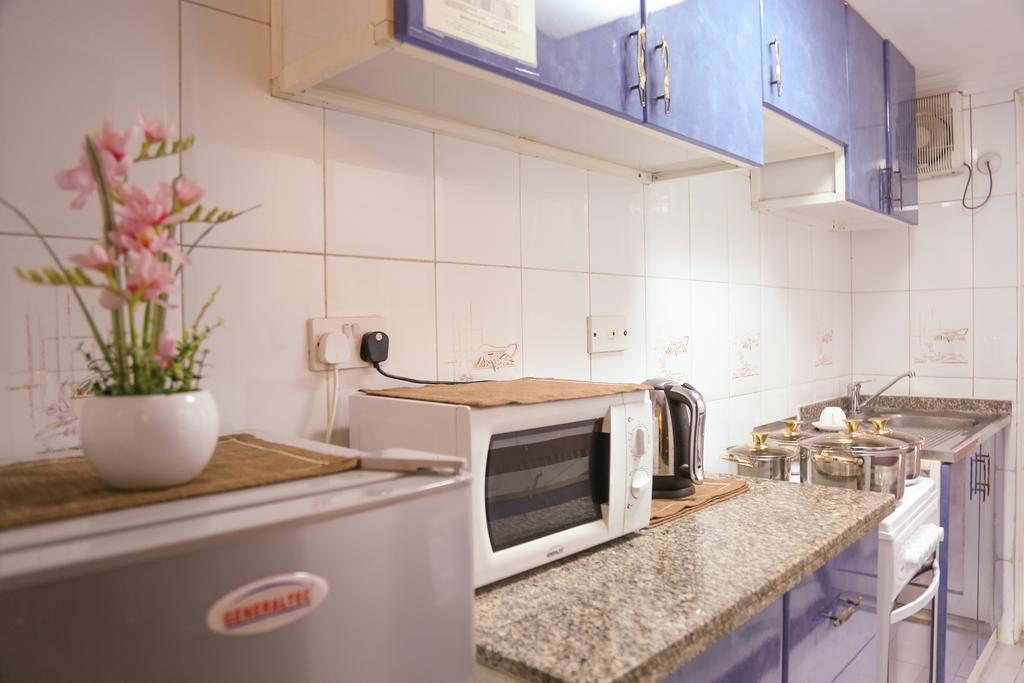Al Muraqabat Plaza Hotel Apartments Dubai Exterior photo